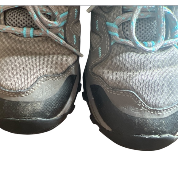 The North Face Hedgehog GTX XCR Women’s Hiking Shoes 8 Gray Teal Gore-Tex Vibram